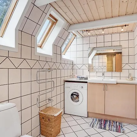 2 Bedroom Gorgeous In *