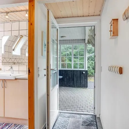 2 Bedroom Gorgeous In Dom wakacyjny Tarm