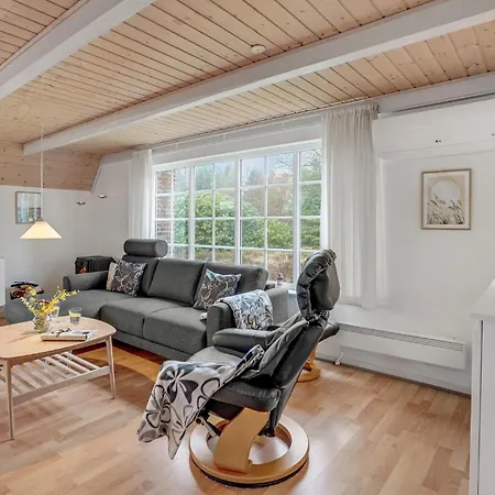 2 Bedroom Gorgeous In Dom wakacyjny