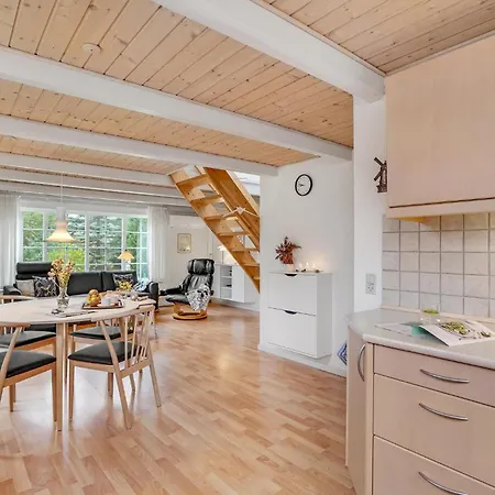 2 Bedroom Gorgeous In Tarm