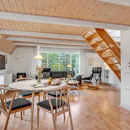 2 Bedroom Gorgeous In Dom wakacyjny