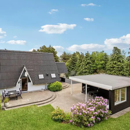 2 Bedroom Gorgeous In Tarm